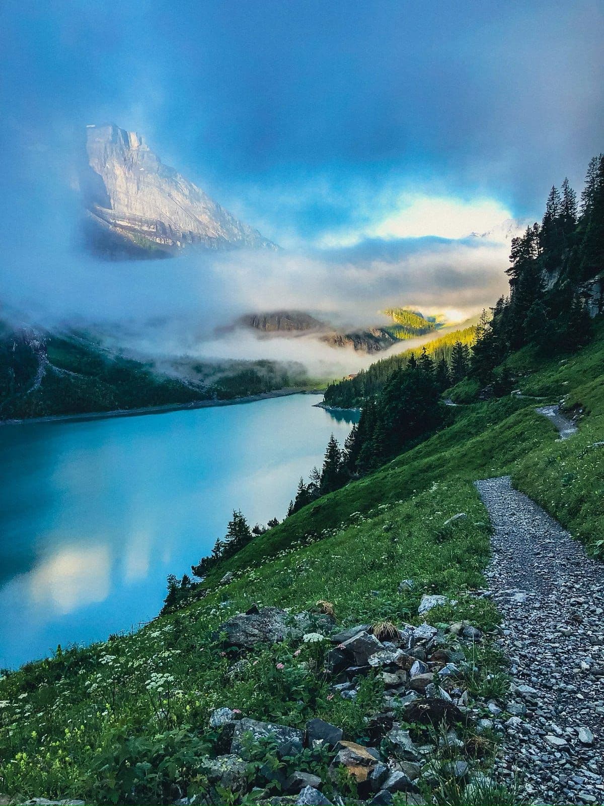 Heading up from the far side of the lake, then hiking down towards oschonesee the next morning. Such a beautifl color.